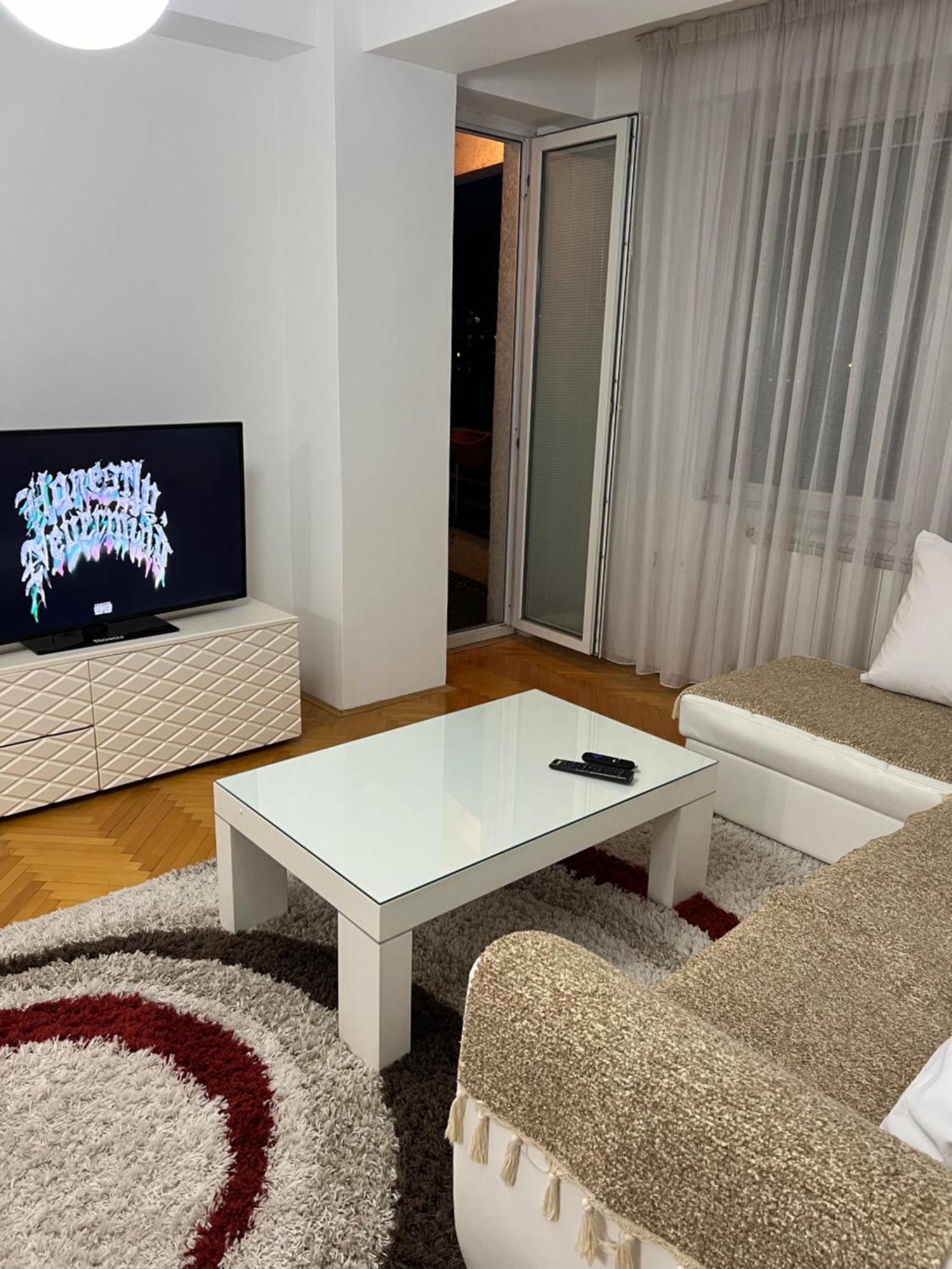 Karas Apartments Скопие Екстериор снимка